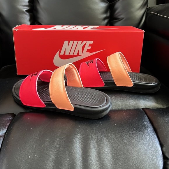 SOLD BNIB Women’s Nike Benassi Duo Ultra Slide sandals 9 pink black sunset glow - Picture 2 of 9